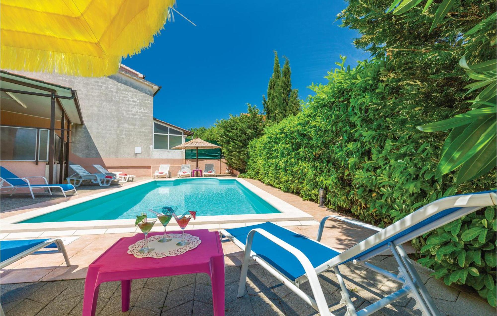Pet Friendly Home In Pula With Jacuzzi Pula