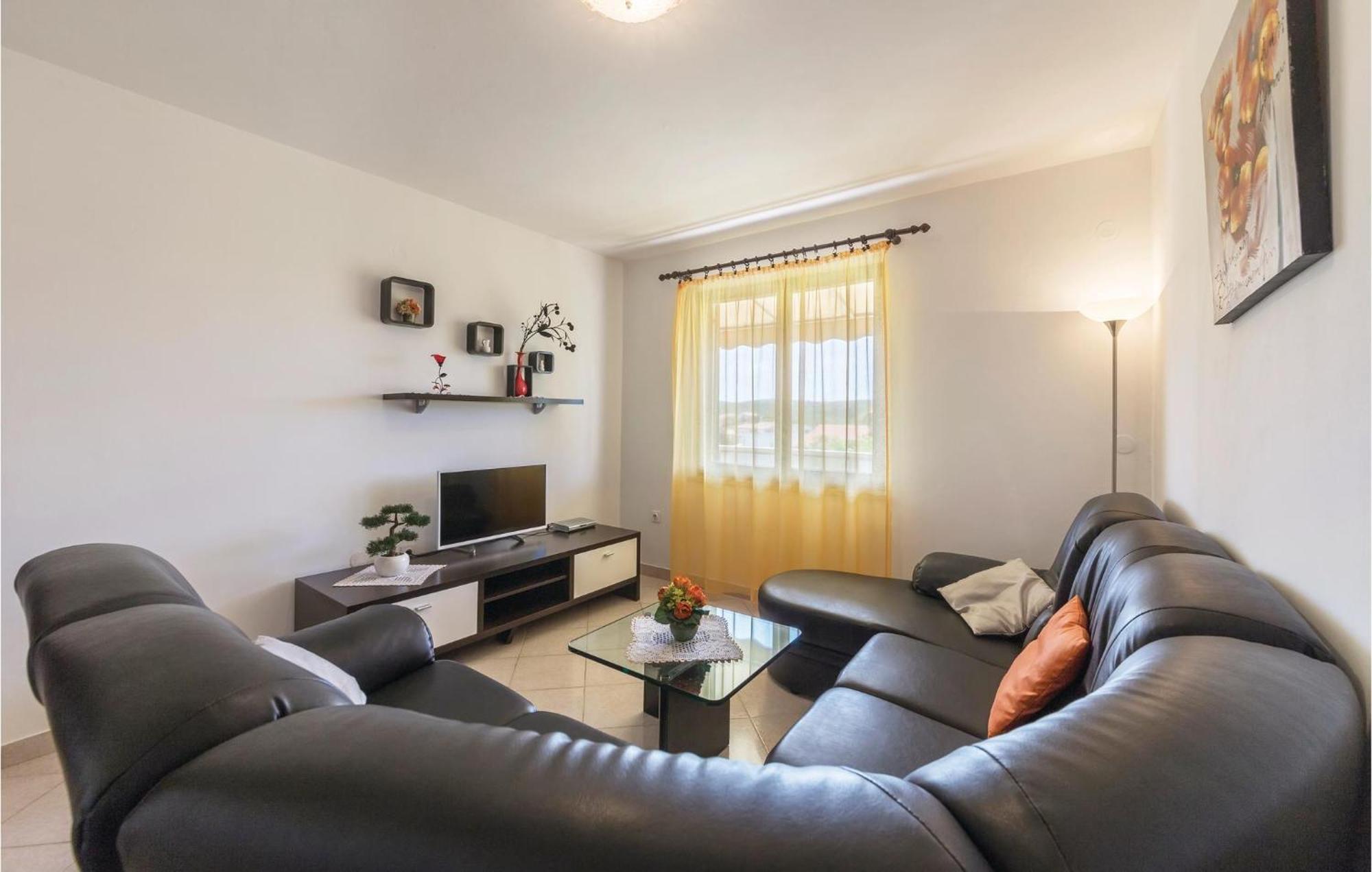 Pet Friendly Home In Pula With Jacuzzi Ferienhaus *