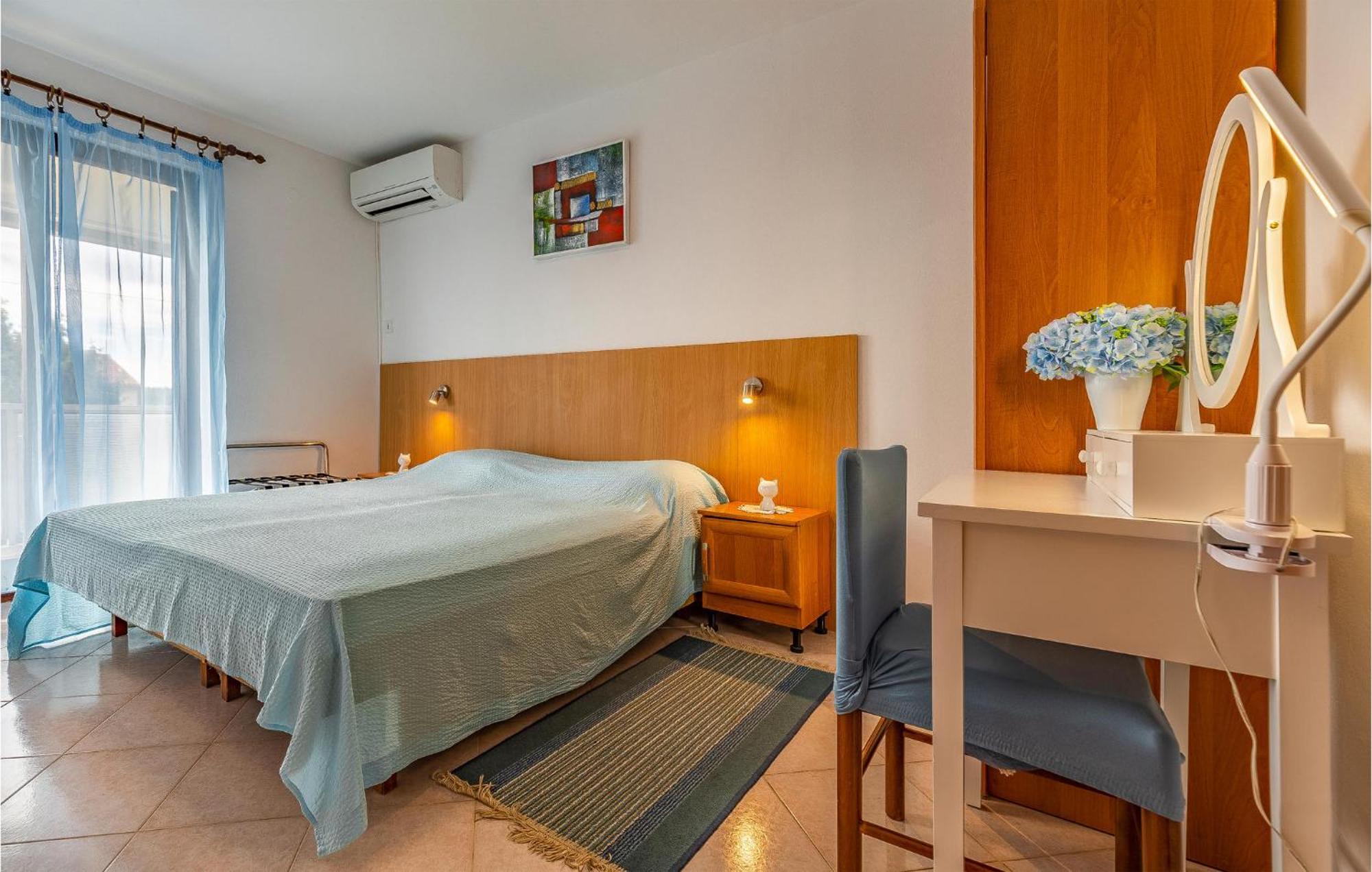 Pet Friendly Home In Pula With Jacuzzi *