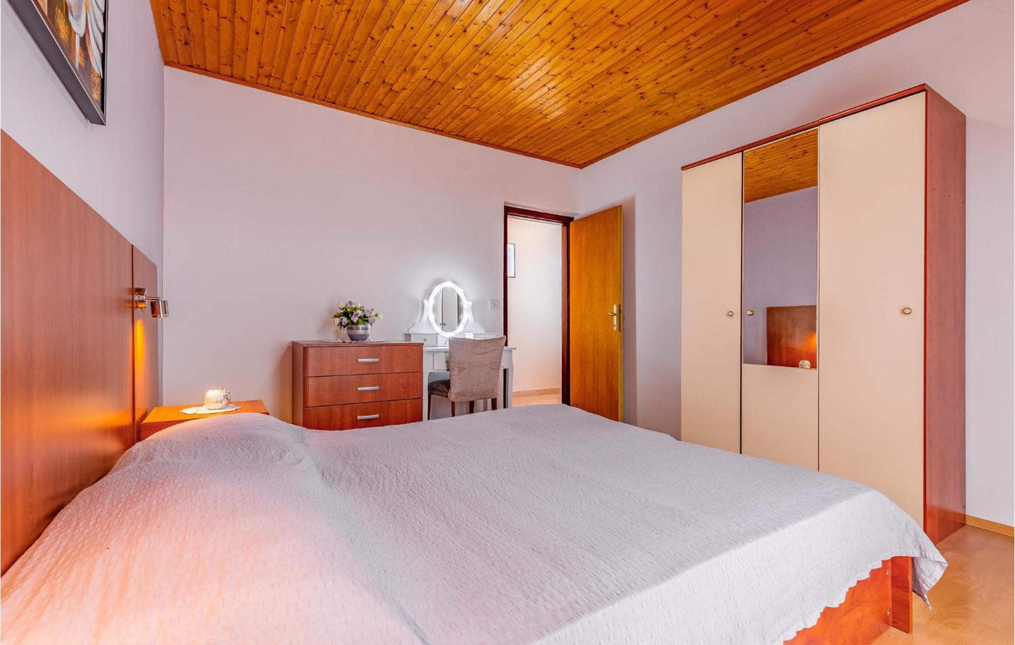 Pet Friendly Home In Pula With Jacuzzi Ferienhaus *