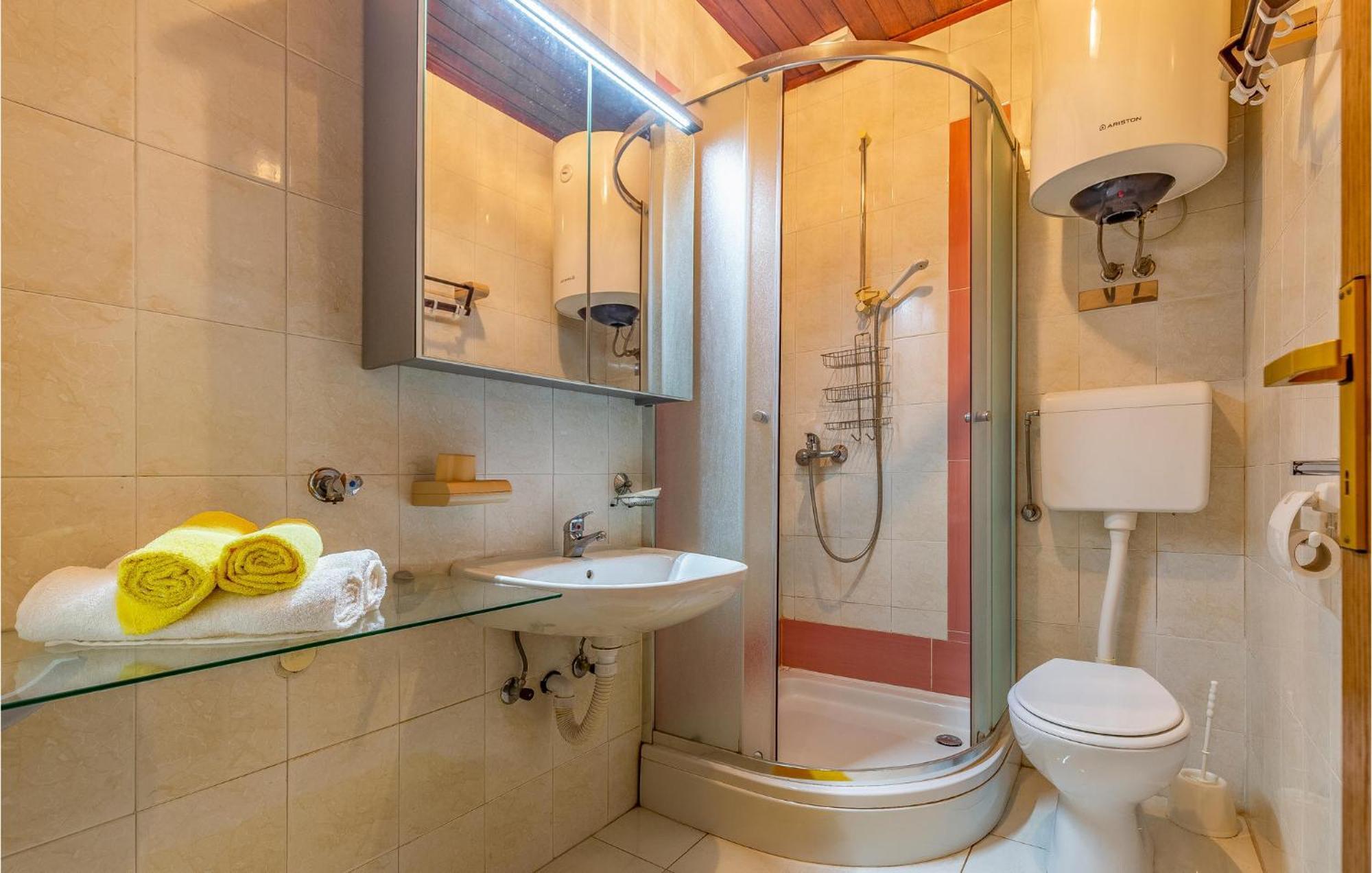 Pet Friendly Home In Pula With Jacuzzi Ferienhaus