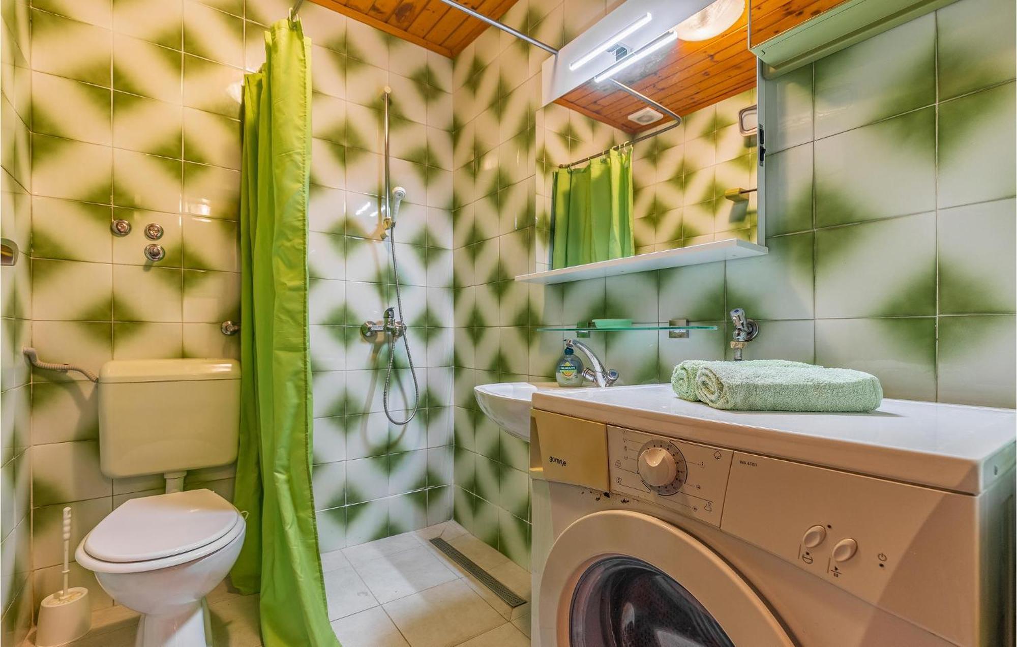 Pet Friendly Home In Pula With Jacuzzi *