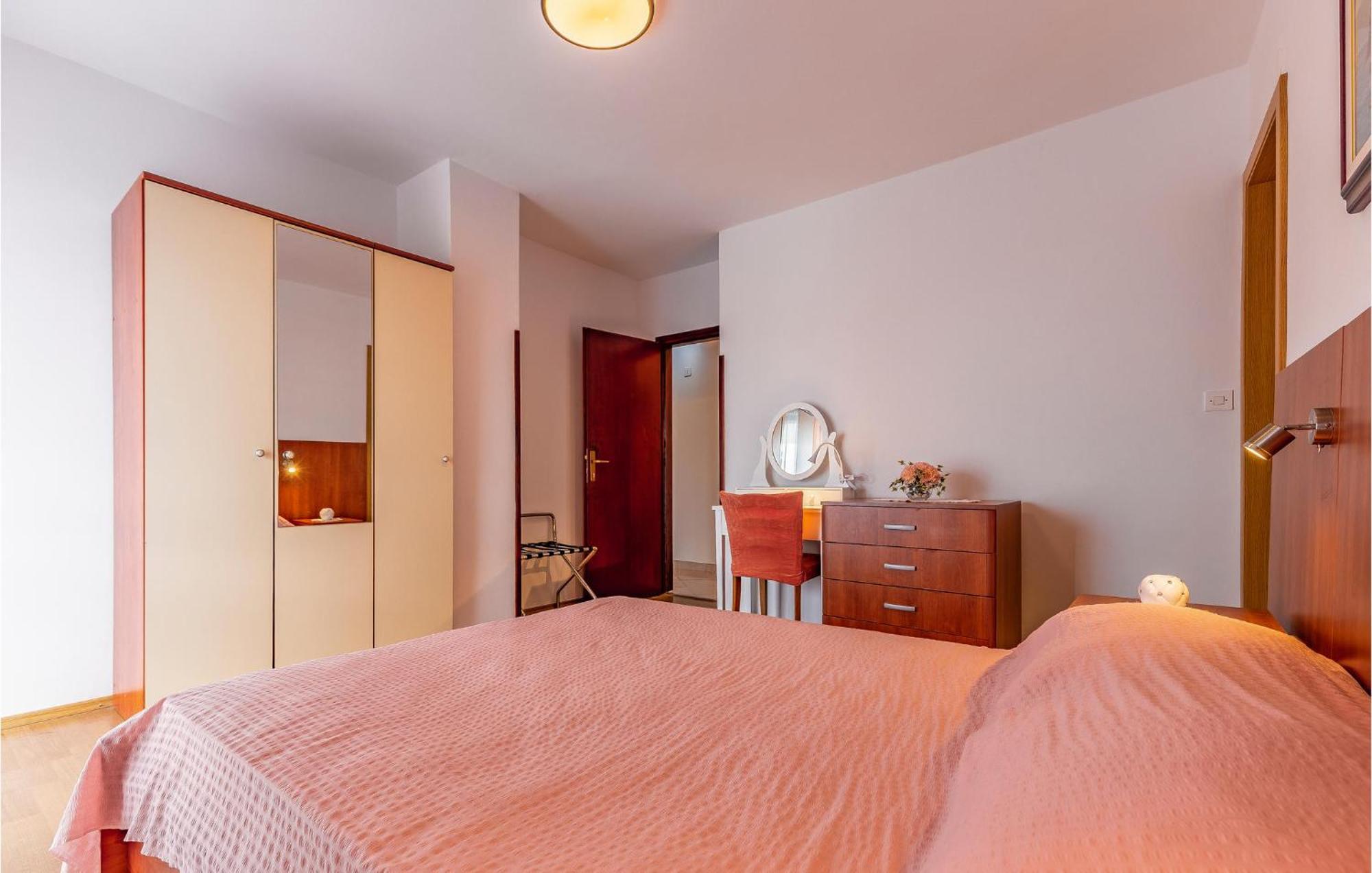 Pet Friendly Home In Pula With Jacuzzi * Pula