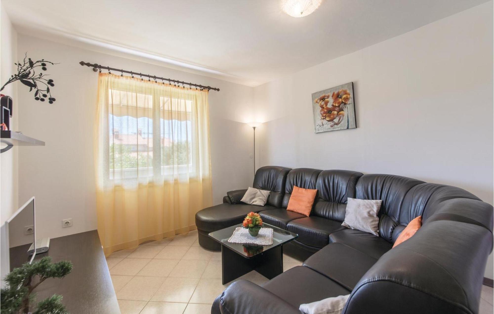 Pet Friendly Home In Pula With Jacuzzi * Pula