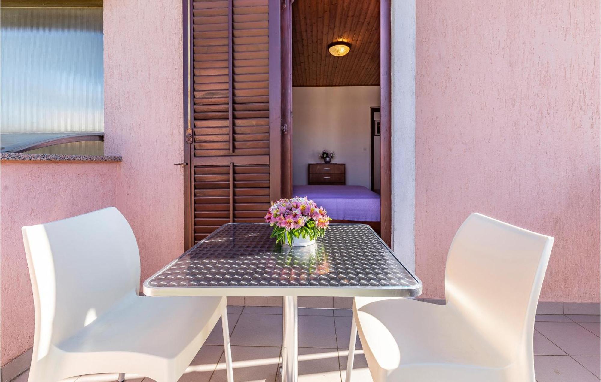 Pet Friendly Home In Pula With Jacuzzi * Pula