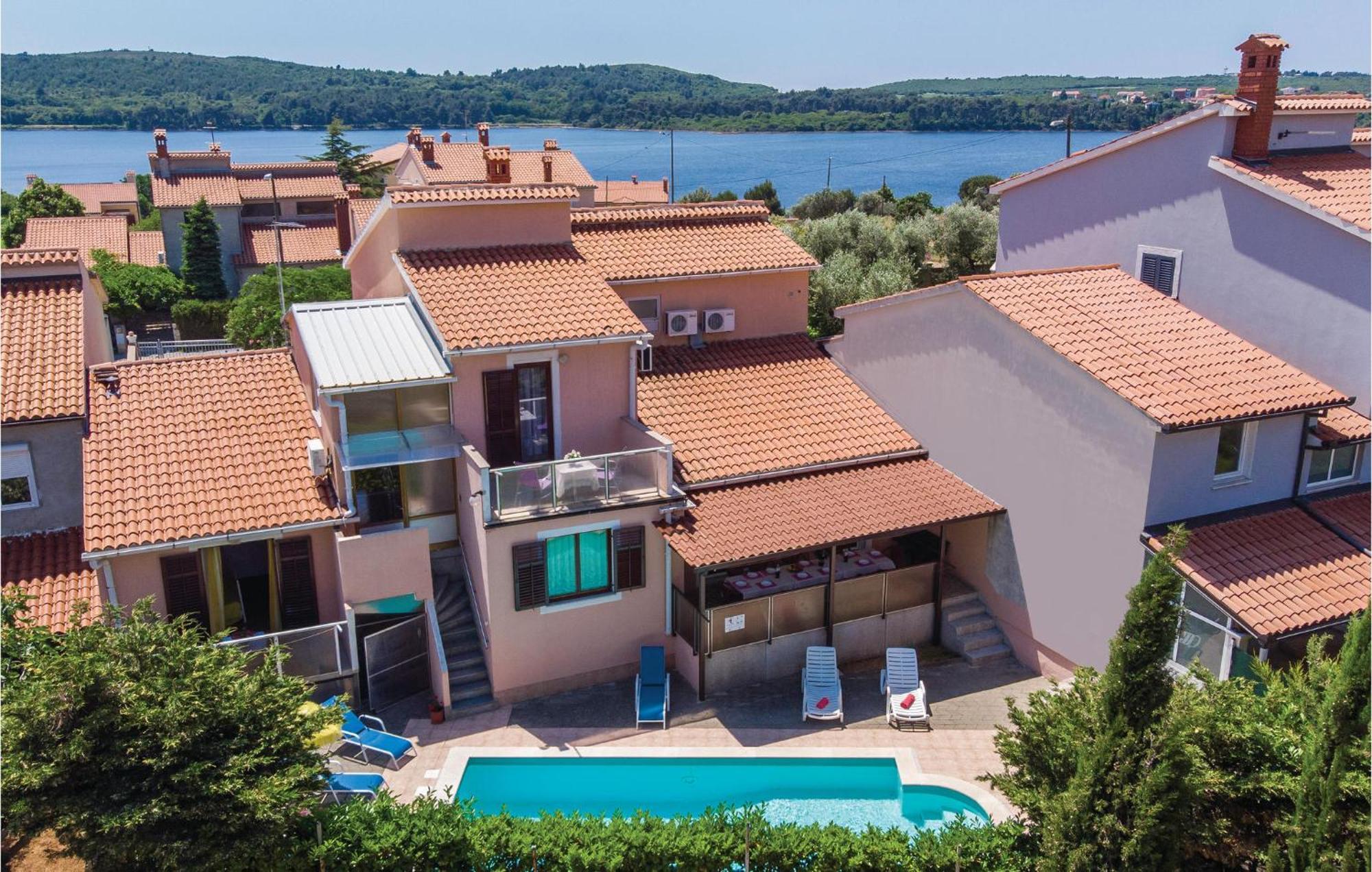 Pet Friendly Home In Pula With Jacuzzi Ferienhaus *
